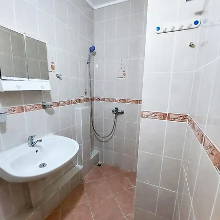 за гости, ж.к. зорница , бл.9 Burgas