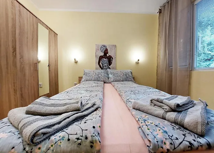 за гости, ж.к. зорница , бл.9 Daire Burgaz